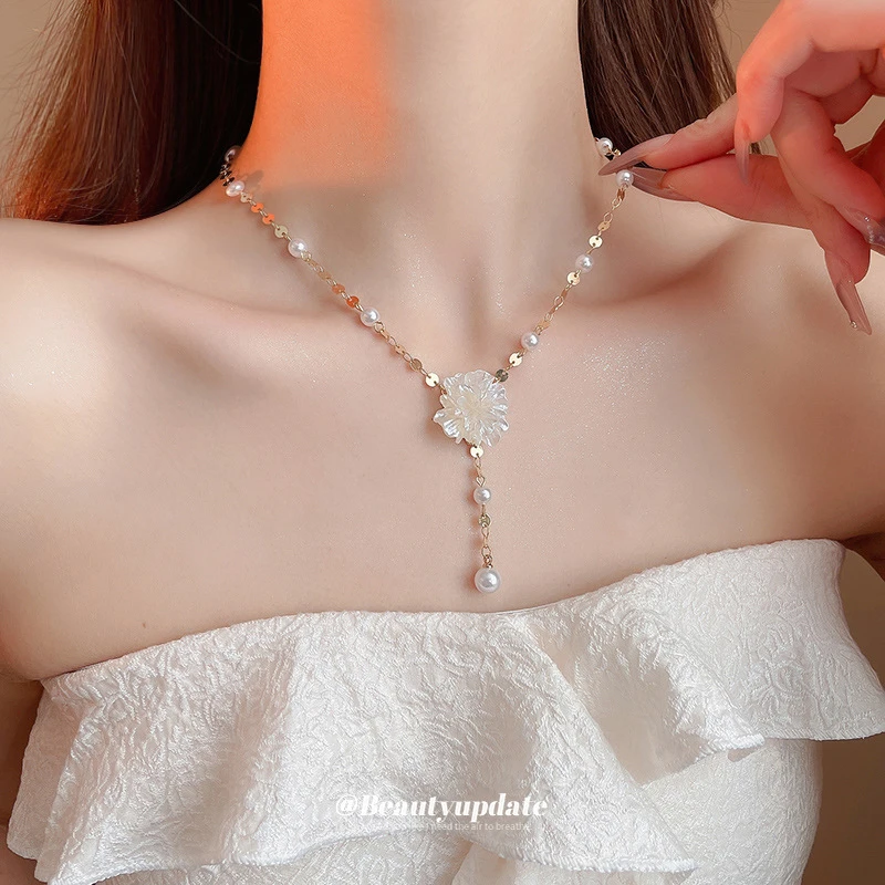 铜合金仿珍珠项链 法式珠珠花朵流苏项链新款甜美轻奢时尚锁骨链