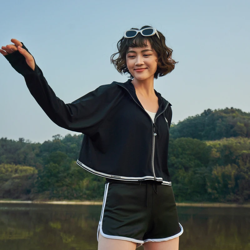 波司登2023夏季时尚潮流宽松舒适清凉透气短款防晒衣百搭连帽外套