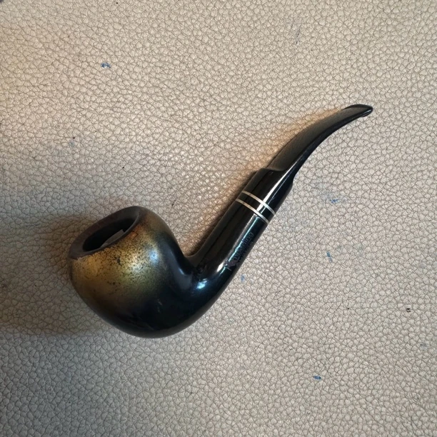 有瑕珂每令老烟斗