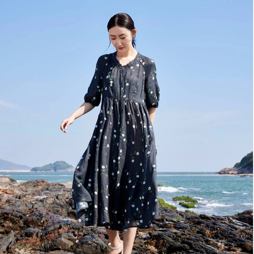 麻多多夏季连衣裙大码显瘦时尚碎花海边洋气遮肚子高级感22212103