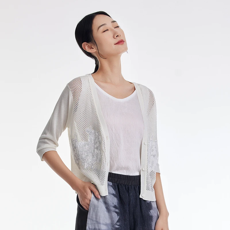 M..麻多多/2023春夏新款刺绣V领气质显瘦百搭文艺针织衫23246398