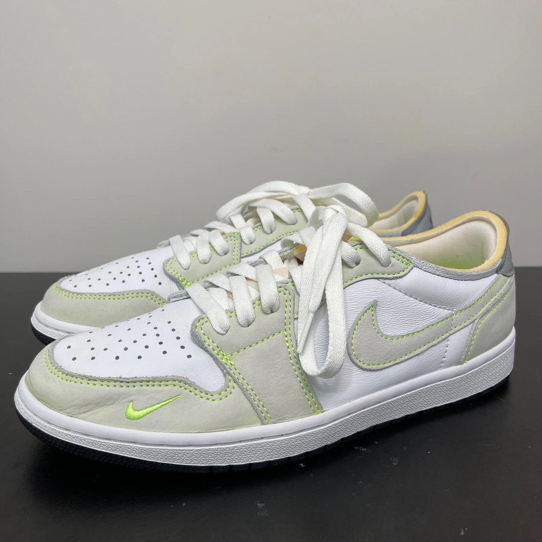 42.5码/AJ1白幽灵绿板鞋/鞋头小瑕疵95新/无原盒/公价1197