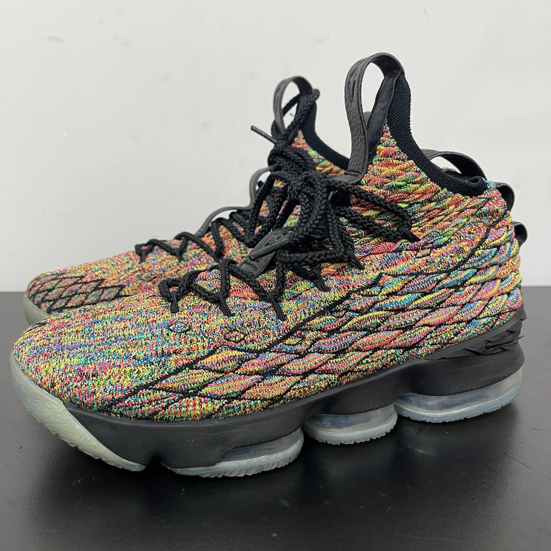 40码/Nike 詹姆斯15 黑彩虹中古球鞋/95新/无原盒/公价1899