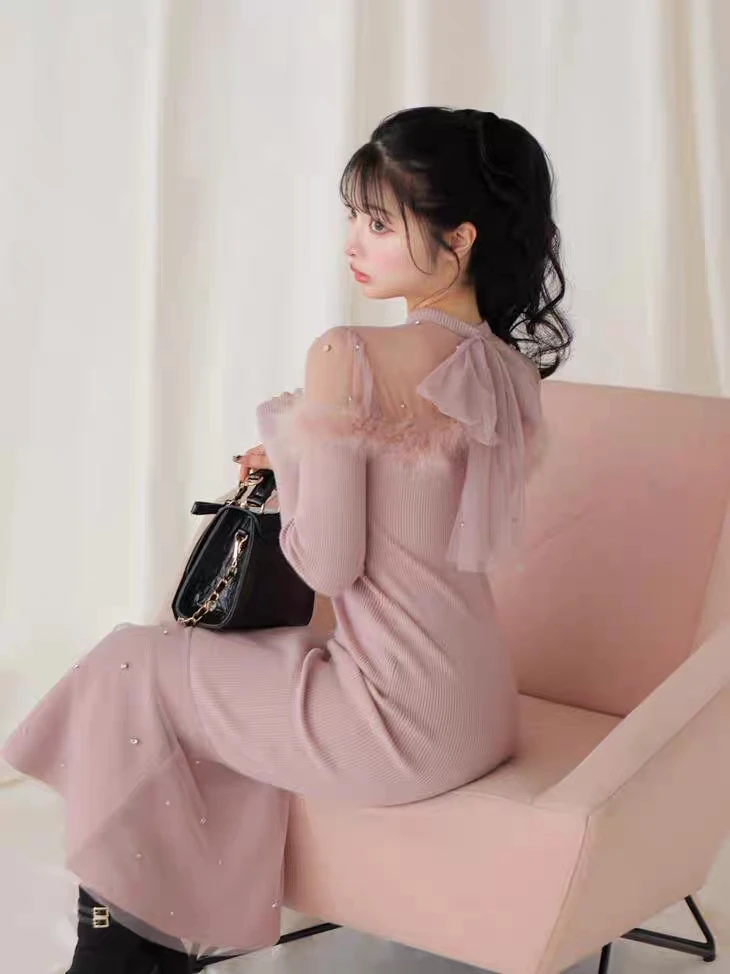 【新品】人鱼姬美人! 纯原EME 24秋冬 羽毛蝴蝶结钉珠针织连衣裙