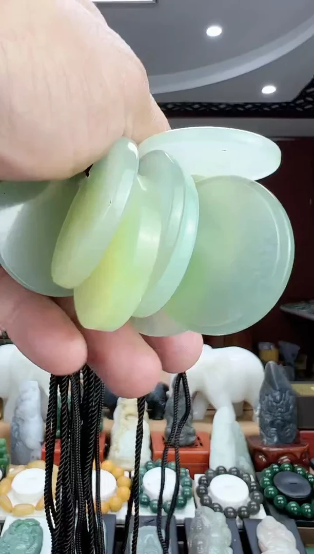 【闪购商品】蛇纹石玉颈饰未镶嵌平安圆牌多样性发货拍一发一