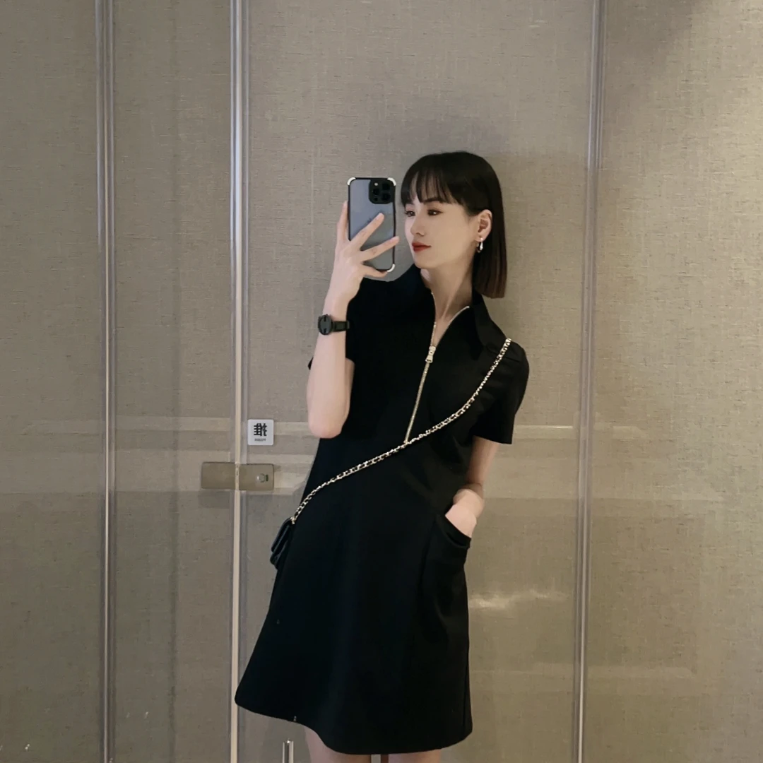 【哥弟】拉链POLO领黑色短袖中长A字连衣裙1500421