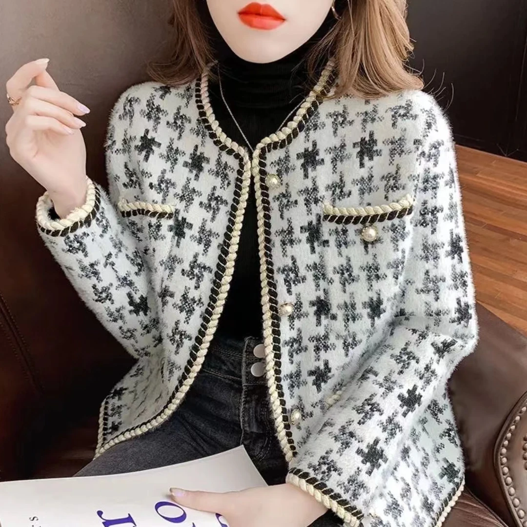 千鸟格子短外套女春秋新款小香风开衫毛衣长袖