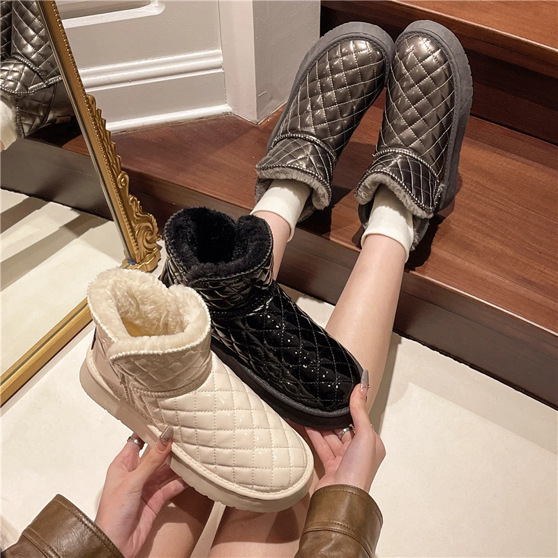 秋冬雪地靴防水厚底加绒菱格百搭短靴加厚保暖棉鞋