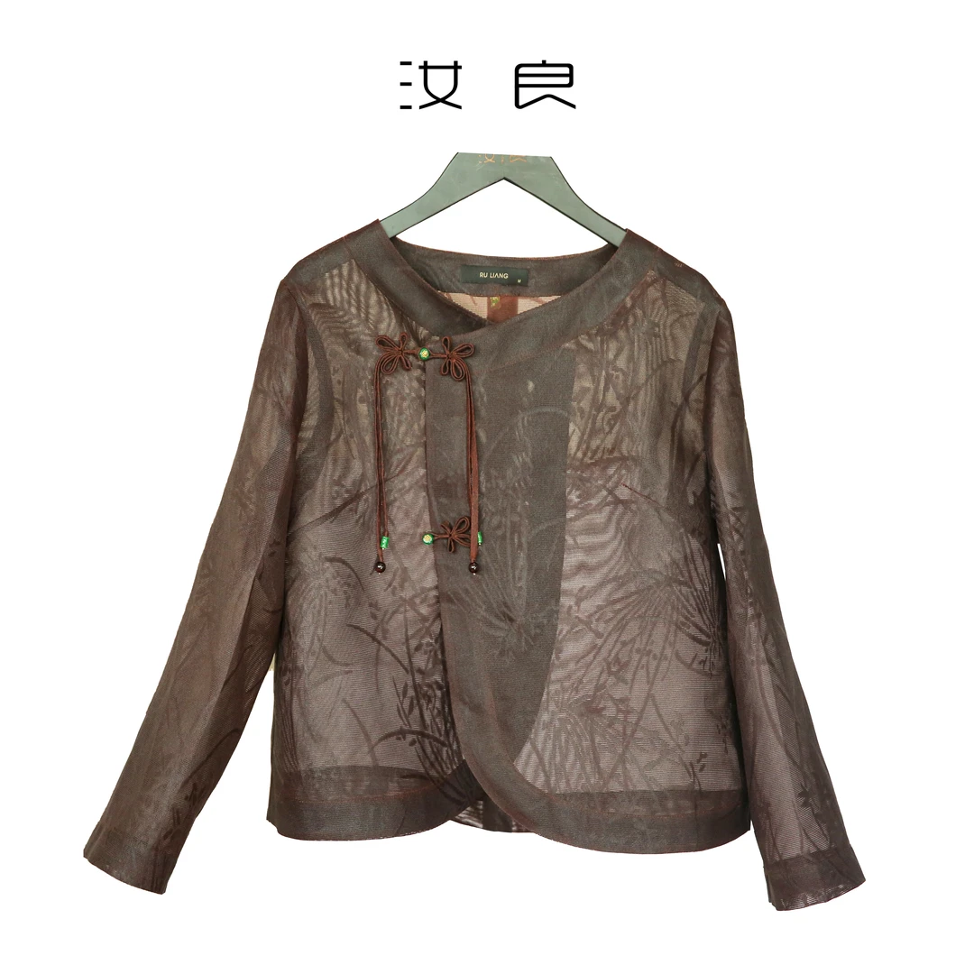 设计师款花扣上衣