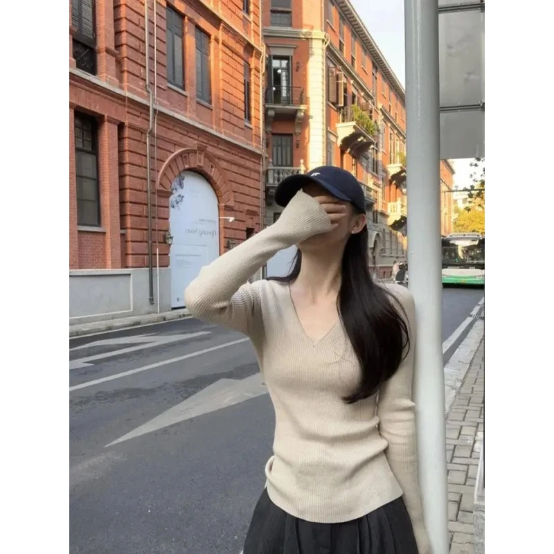 2024秋冬韩版纯色v领基础气质修身百搭内搭针织打底衫长袖毛衣女