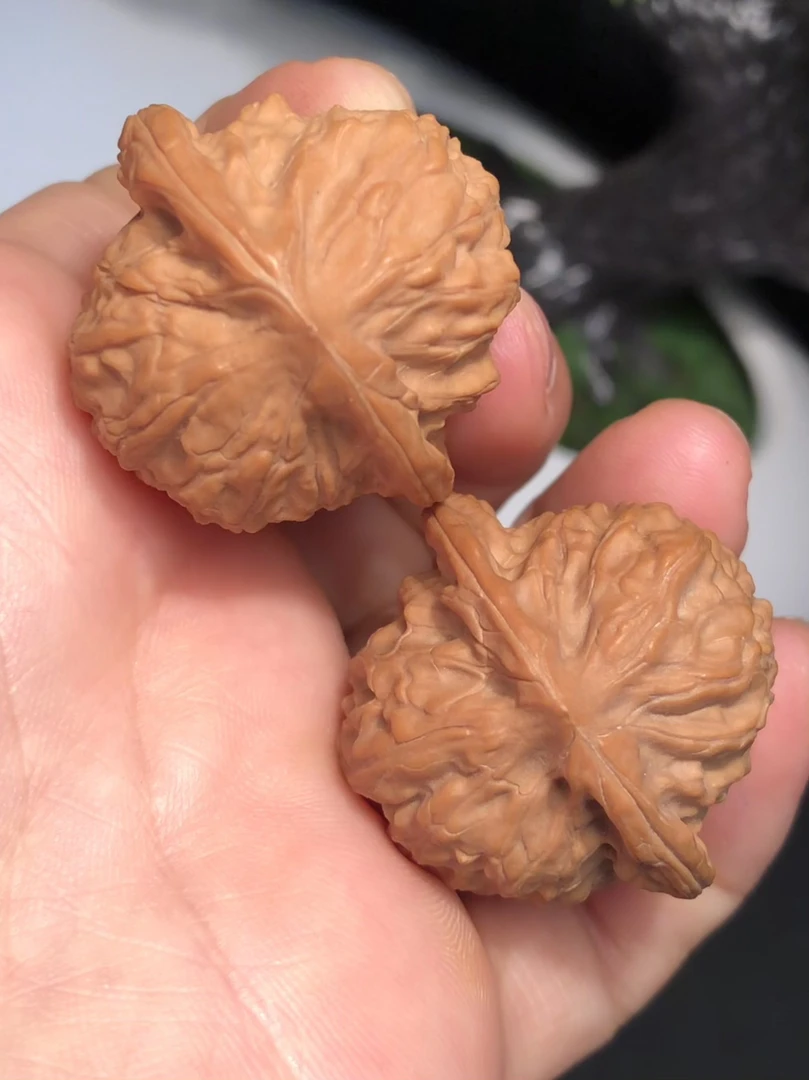 纯野生小众文玩核桃手把件白狮子四座楼官帽铁锤磨盘南疆石包邮