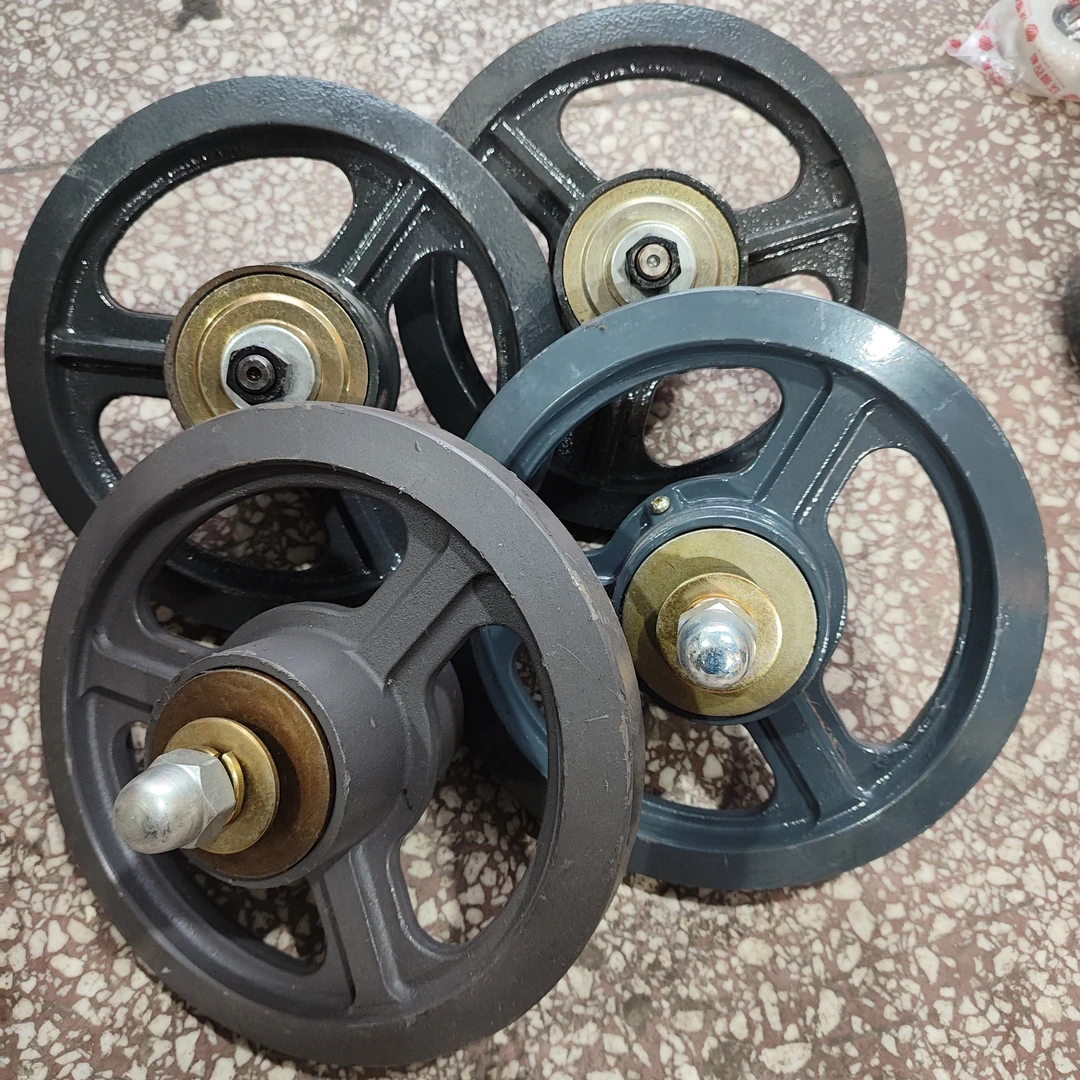 沃得  雷沃 收割机配件 导向轮总成 履带张紧轮总成