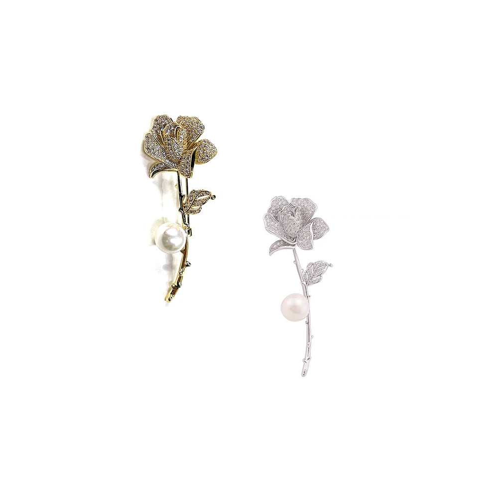 S·DEER 合金仿珍珠胸针 圣迪奥百搭个性精致花朵胸针S24184379