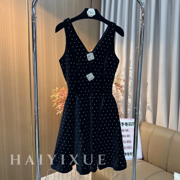 时尚气质修身显瘦丝绒公主连衣裙