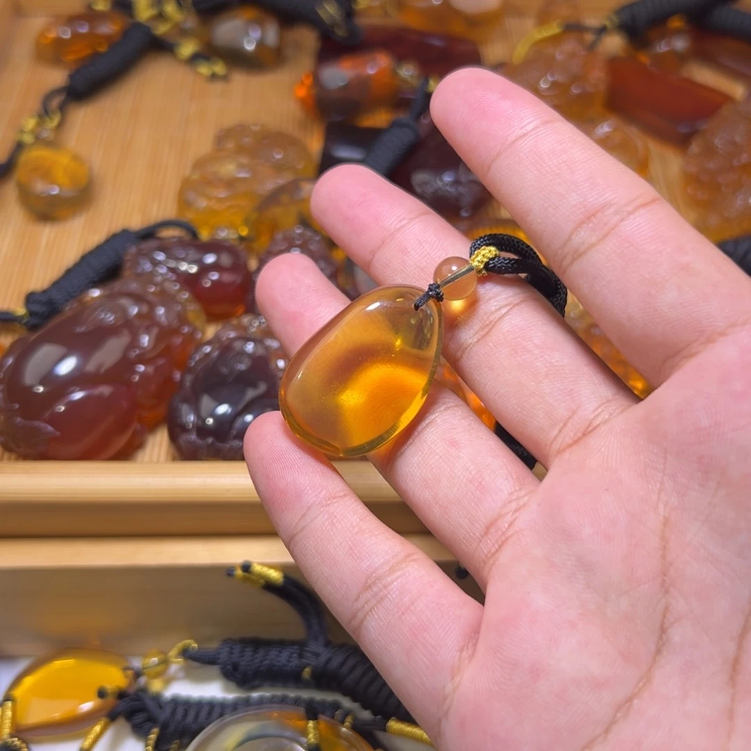 琥珀颈饰未镶嵌吊坠