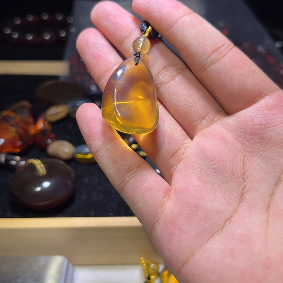 琥珀颈饰未镶嵌吊坠