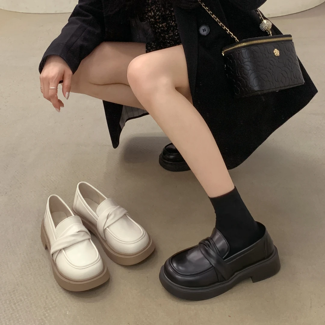 贾不假乐福鞋女2024年秋新款超火时尚复古圆头小皮鞋