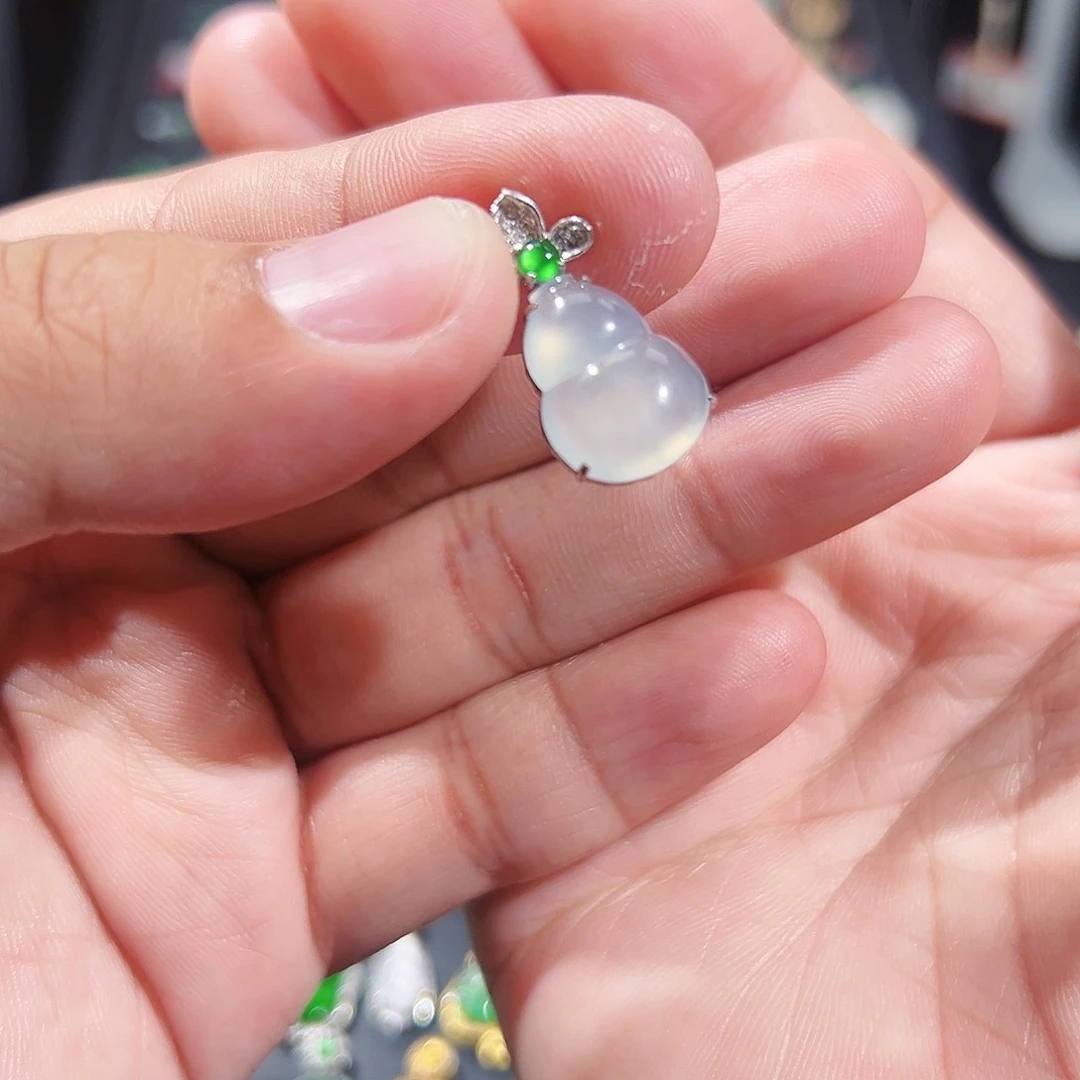 翡翠吊坠(不含链)18K金镶嵌吊坠