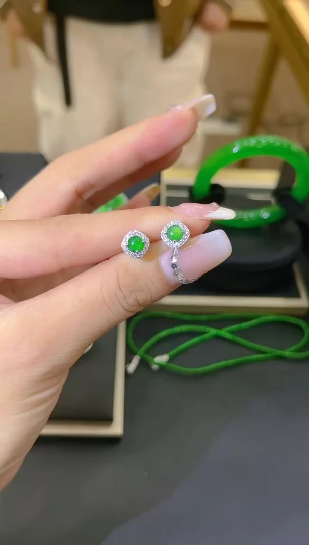 【闪购商品】翡翠耳饰银S925镶嵌多样性发货只发一件