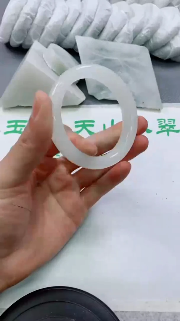 【闪购商品】石英质玉手镯未镶嵌A258-54-55