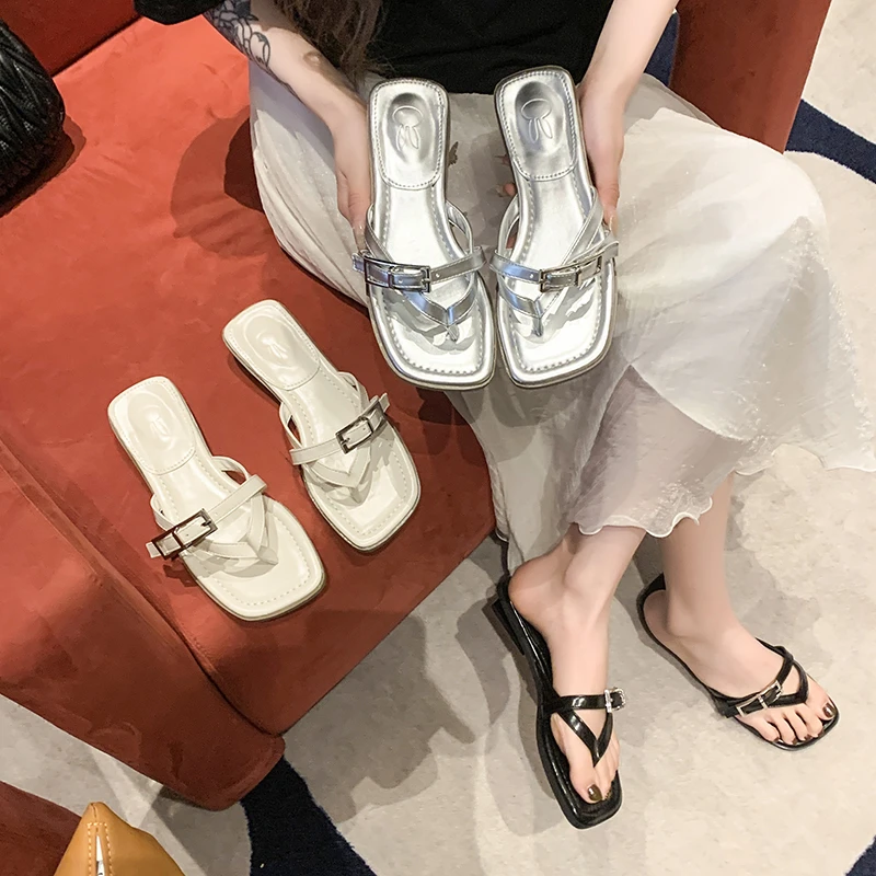 网红ins潮夹趾人字拖女配裙2025夏韩版百搭中方跟露趾外穿方头鞋