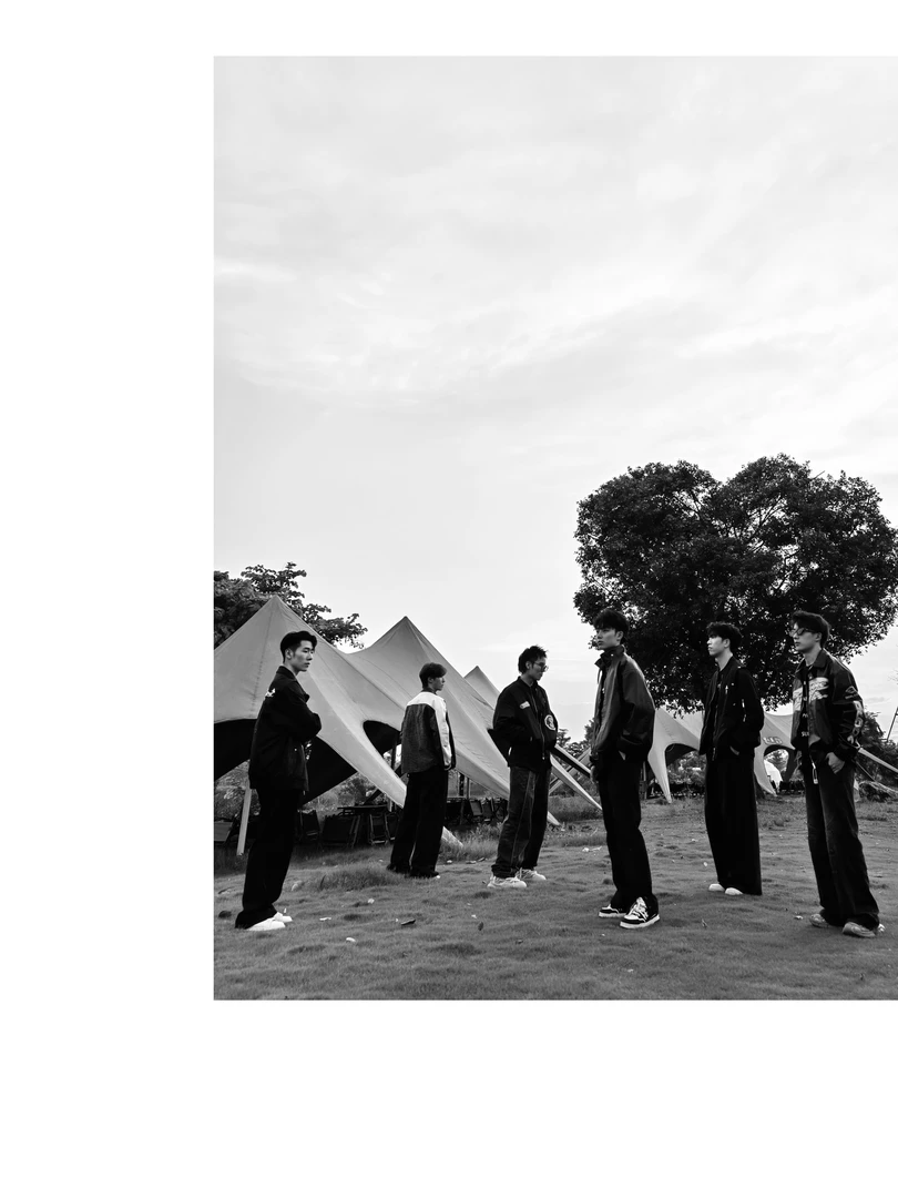 Q 2317 小众潮牌连帽可拆卸【90绒】羽绒服  XY   JIUYI