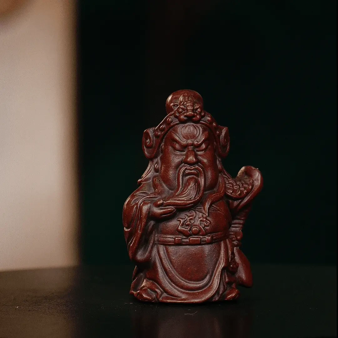 宜兴紫砂紫全身关公