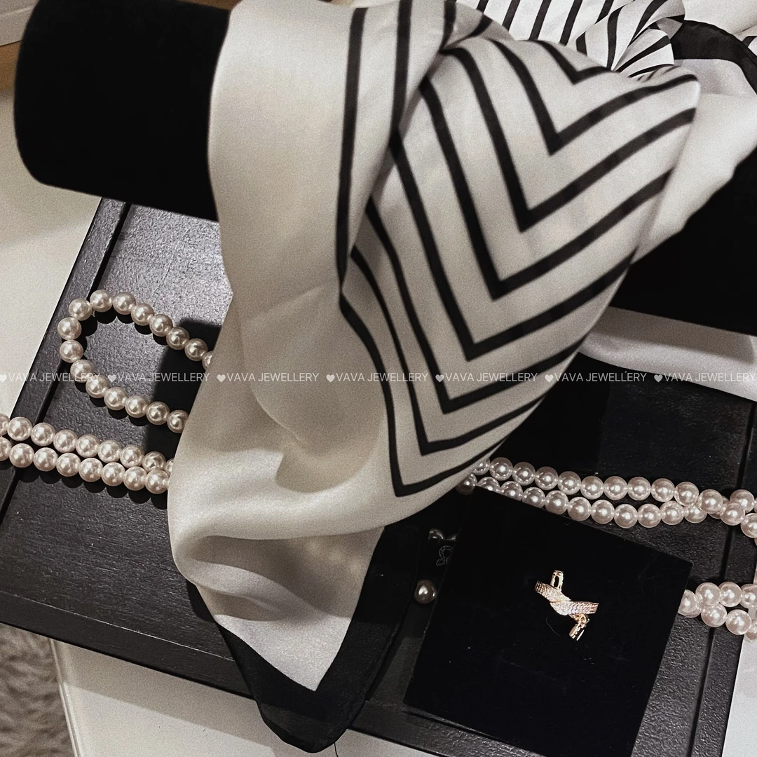 【VaVa】B520包包戒             经典设计师款丝巾