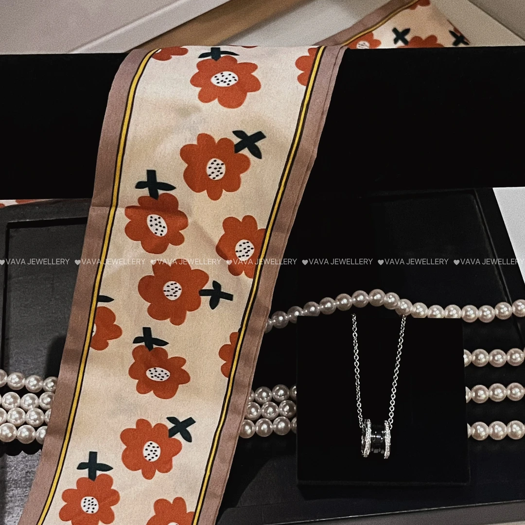 【VaVa】A189 黑陶瓷项连           经典设计师款丝巾