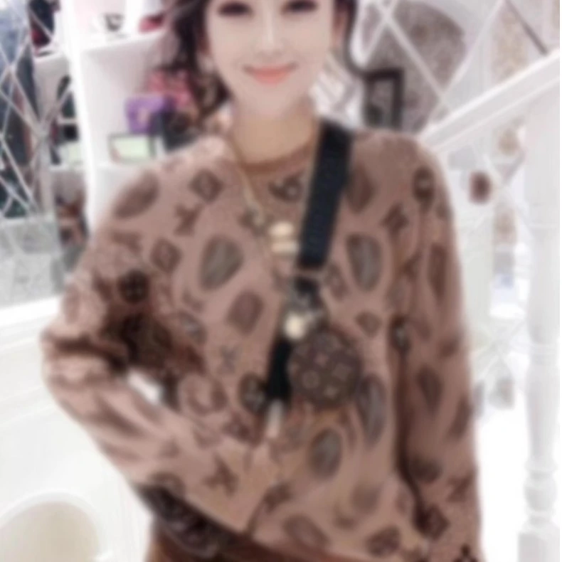 M9A82416秋季新款欧货潮时尚圆领重工钉珠女装针织衫印花宽松毛衣