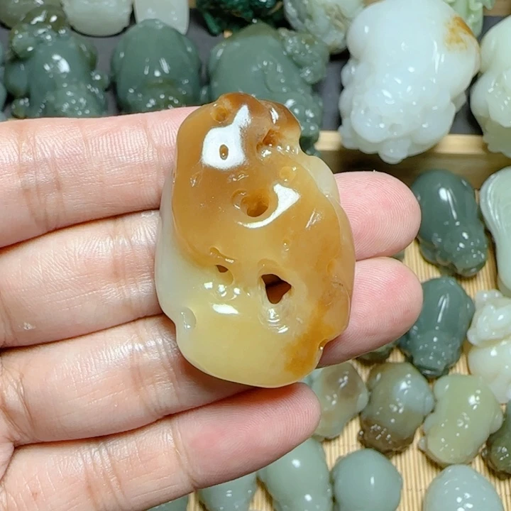 【闪购商品】和田玉颈饰未镶嵌黄*管