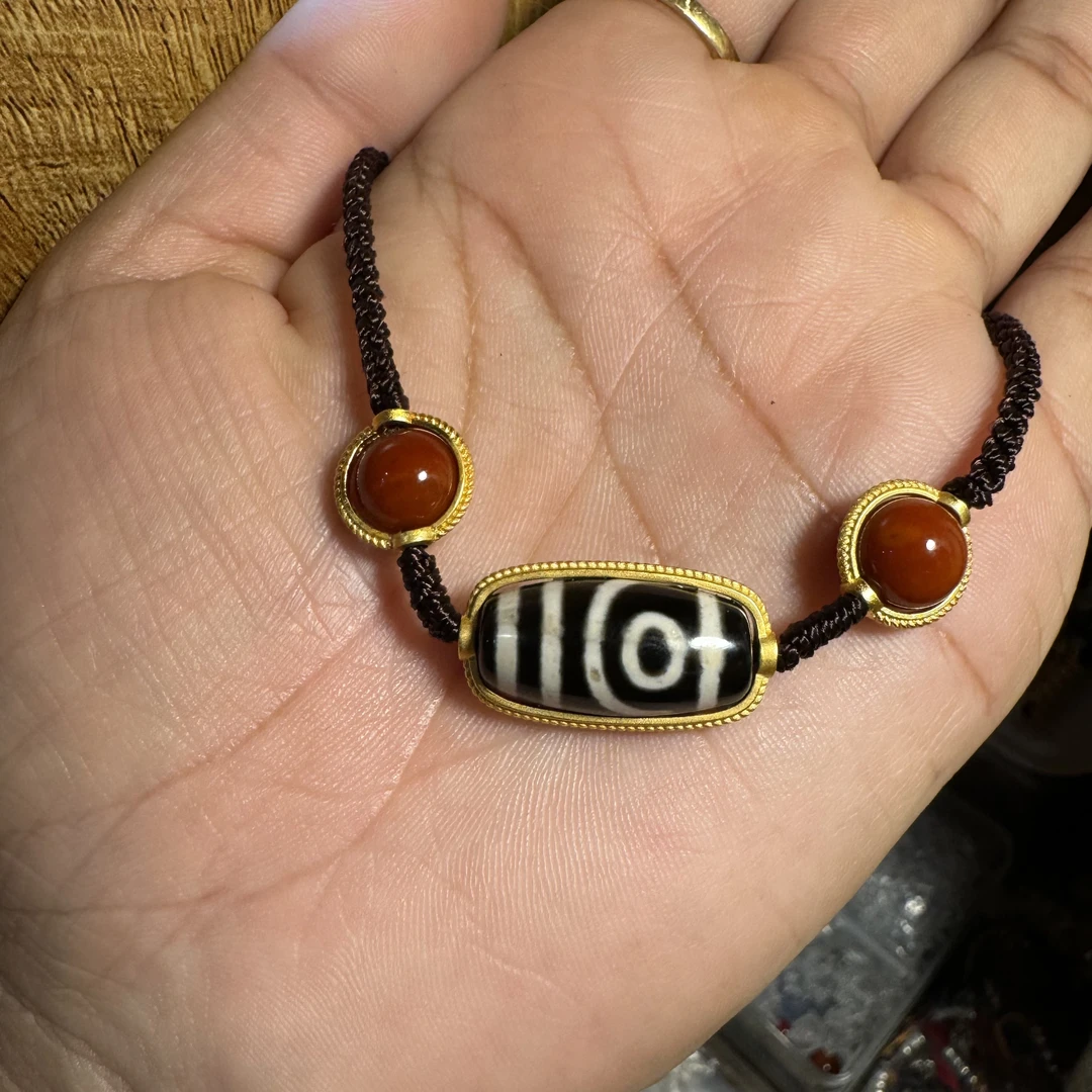 非金属铅玻璃吊坠 乖巧可爱的小两眼项链