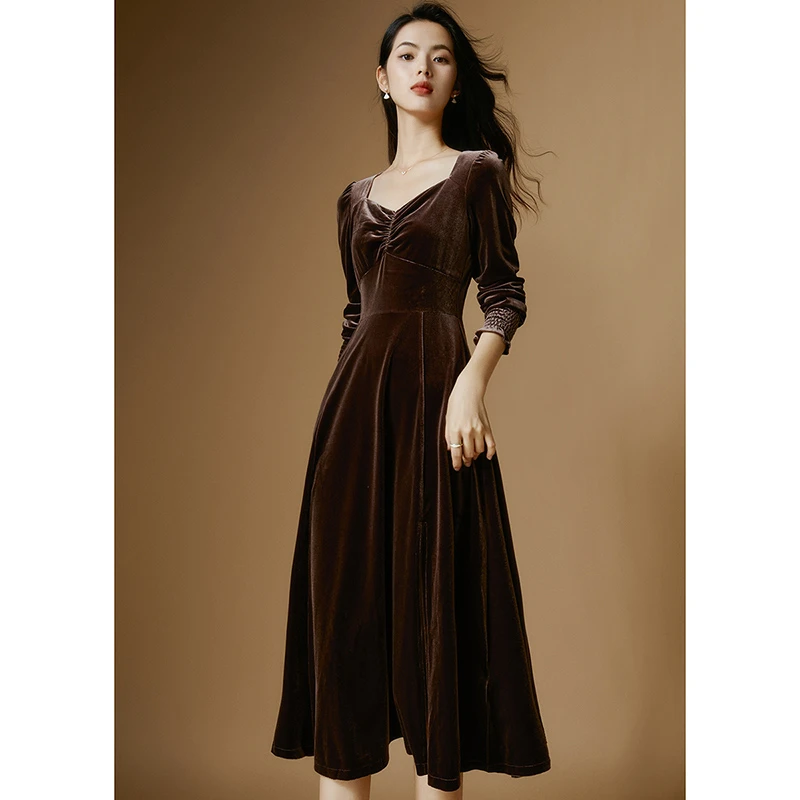 晚白春季款气质方领收腰显瘦大摆通勤减龄丝绒连衣裙24061815