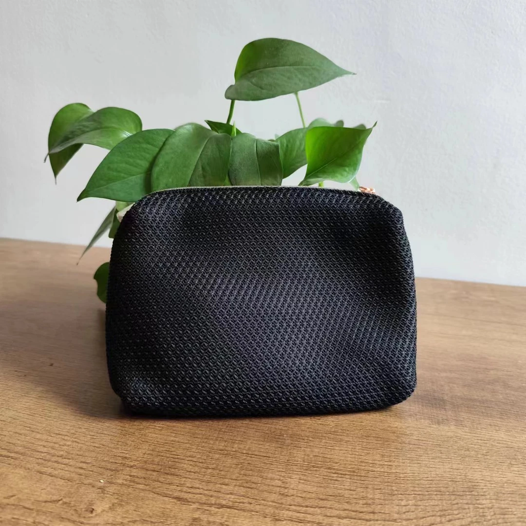 小小蔻~黑色化妆包