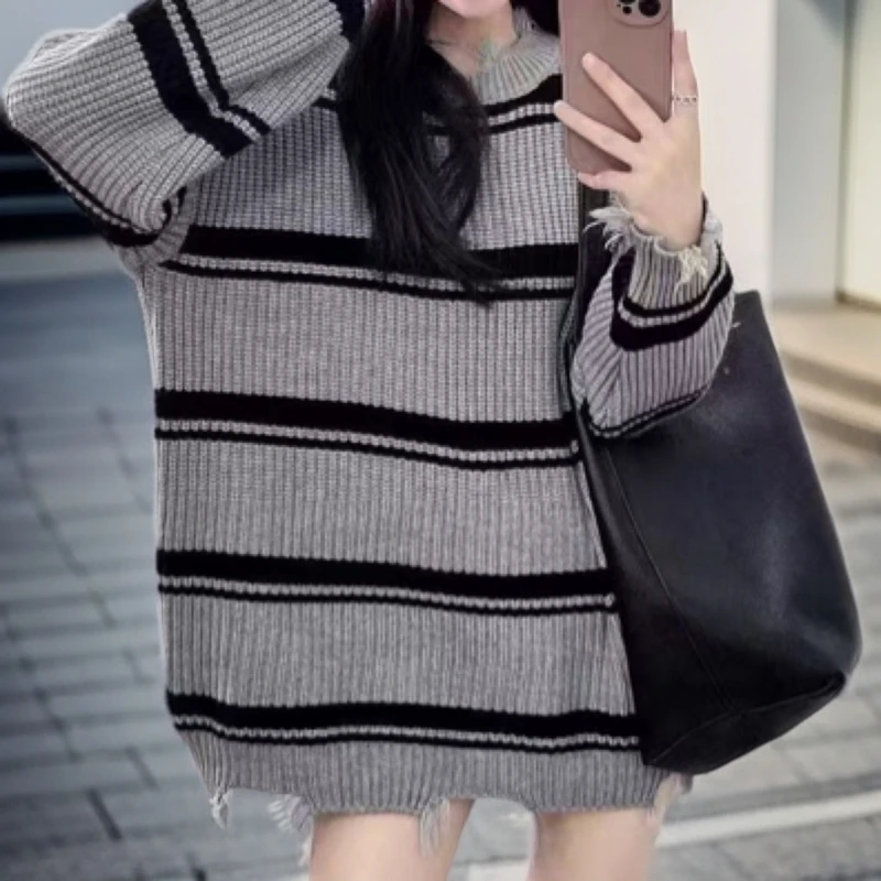 【公主屋】粗线条纹破洞鹿毛针织衫909