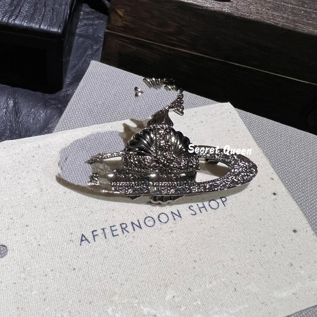 铜合金胸针 枪黑土星雕花胸针时尚素款中古