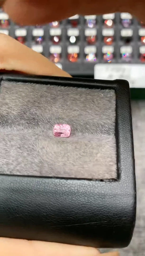 【闪购商品】定制尖晶石裸石未镶嵌枕型   金属银粉色调  1.17ct