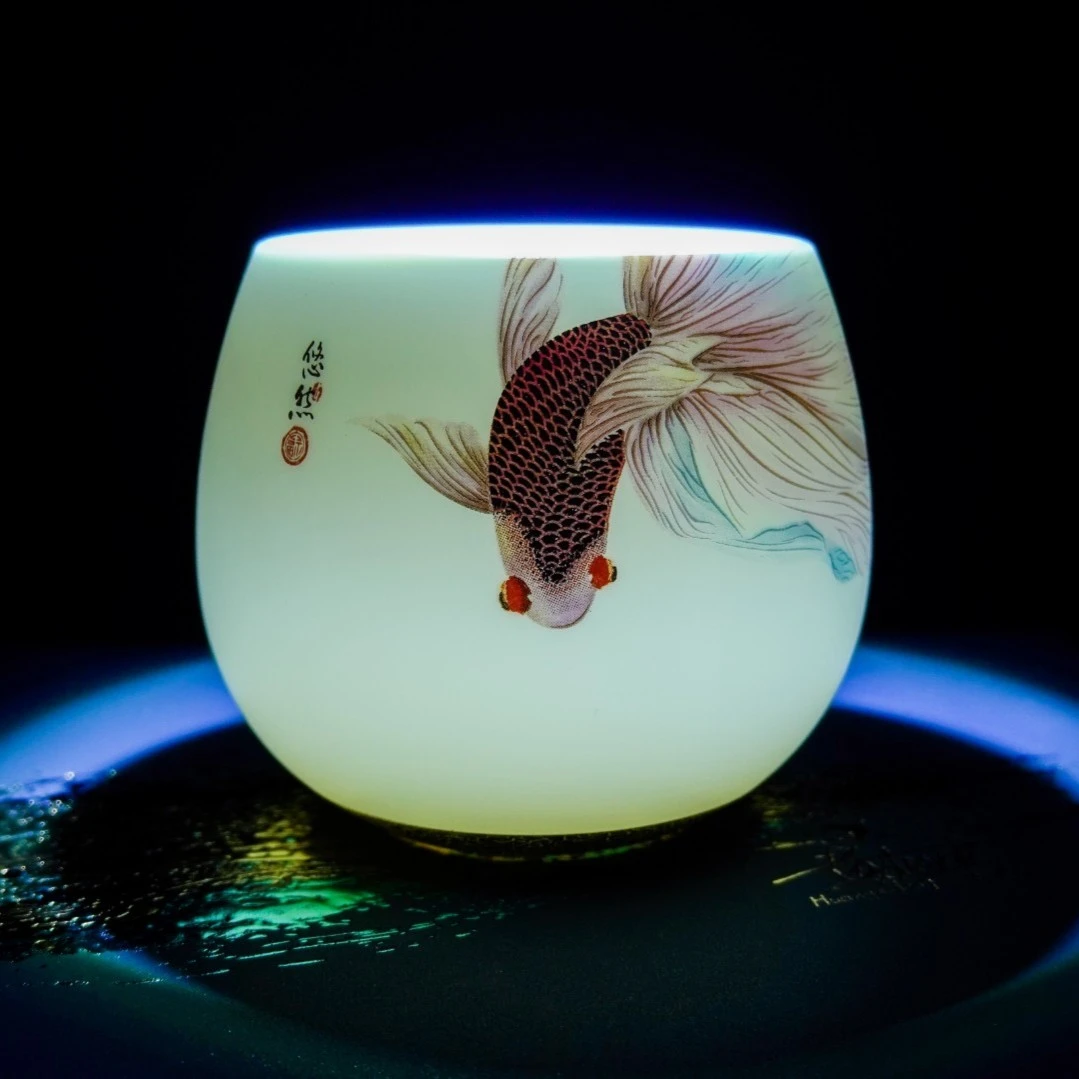 悠然自得禅定杯羊脂玉陶瓷烫金锦鲤主人杯手工0489