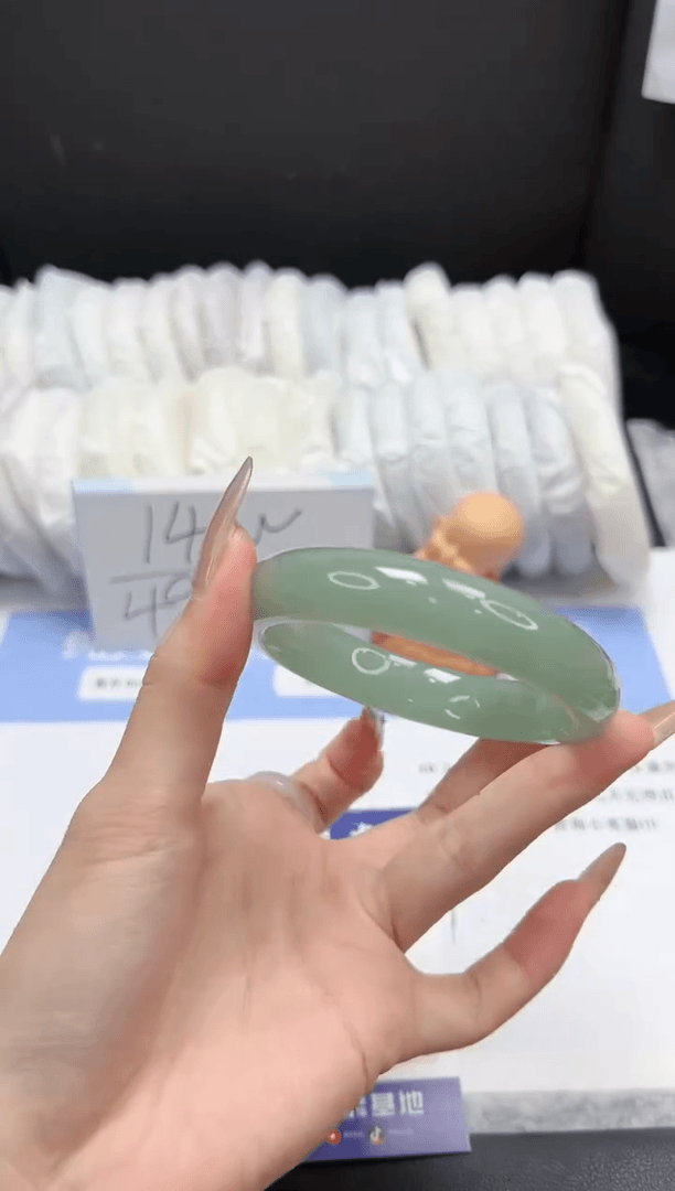 【闪购商品】石英质玉手镯未镶嵌A361-58