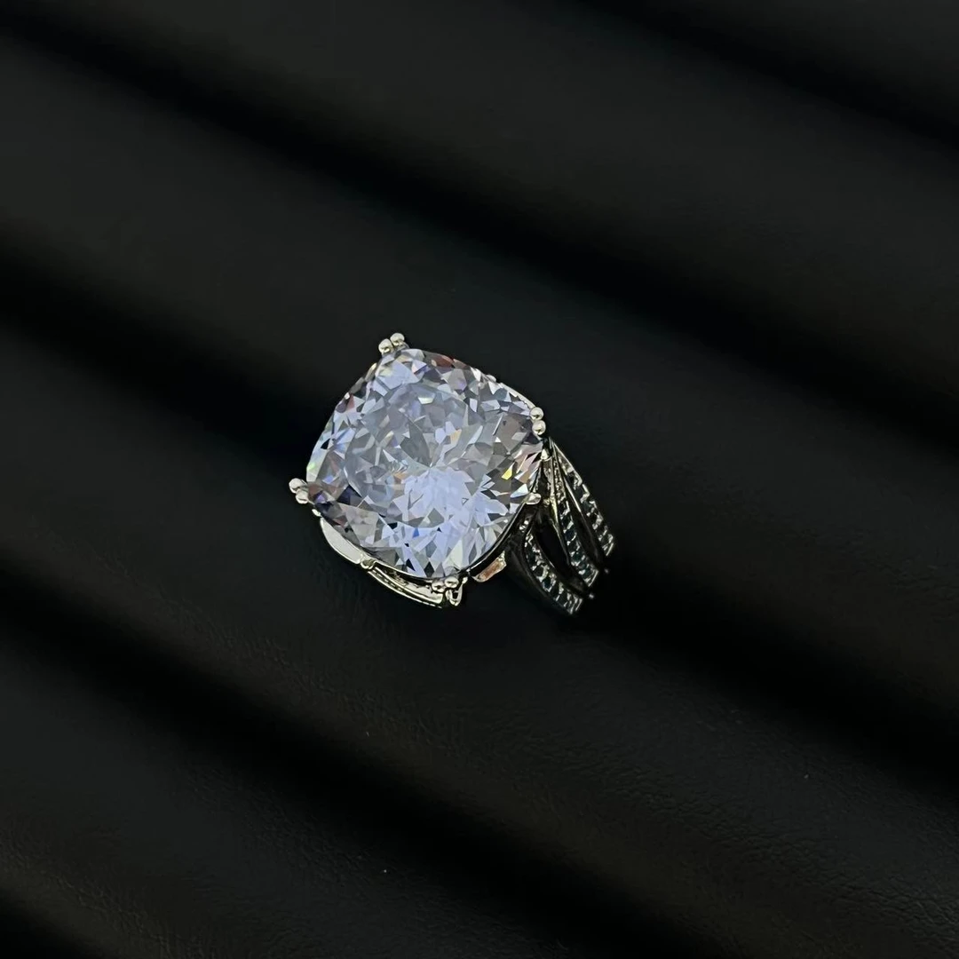 铜合金戒指 轻奢气质满镶设计款冰蓝色戒指多样性发货YS11019