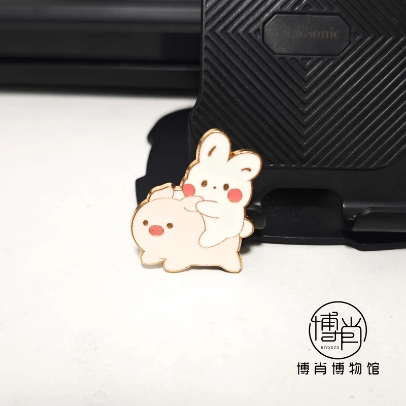 博君一肖周边定制徽章王一博肖战胸针猪猪背兔兔别针饰品BJYXSZD
