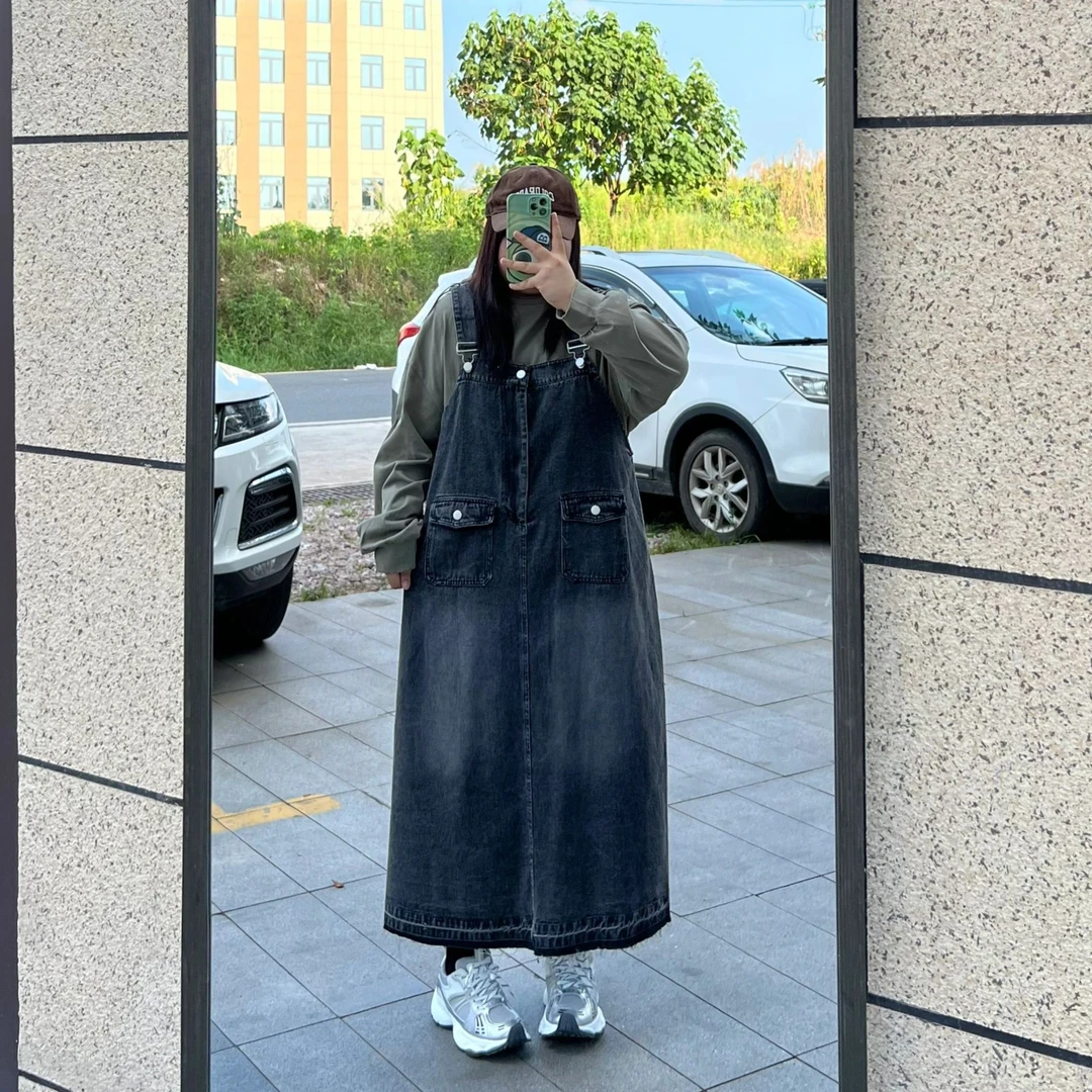 胖mm春冬黑灰色做旧宽松宽松特大码显瘦牛仔背带裙中长款高腰显瘦