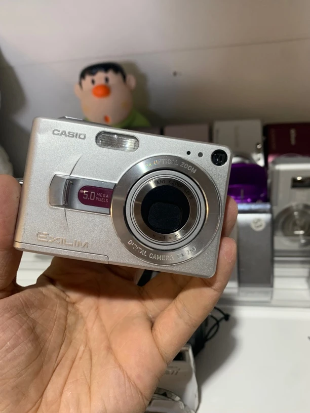 95新 Casio/卡西欧 卡西欧z50、500w像素、3倍光学变焦no退no换