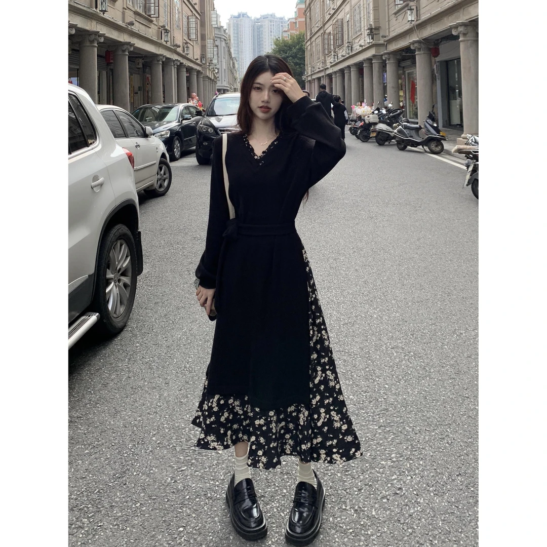 法式复古v领黑色碎花连衣裙女2025春季新款设计感显瘦长袖小黑裙