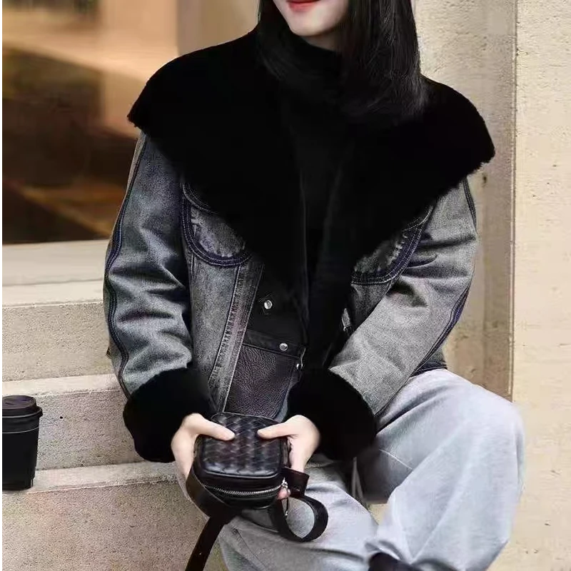 高端牛仔拼接皮毛一体时尚洋气鹅绒外套