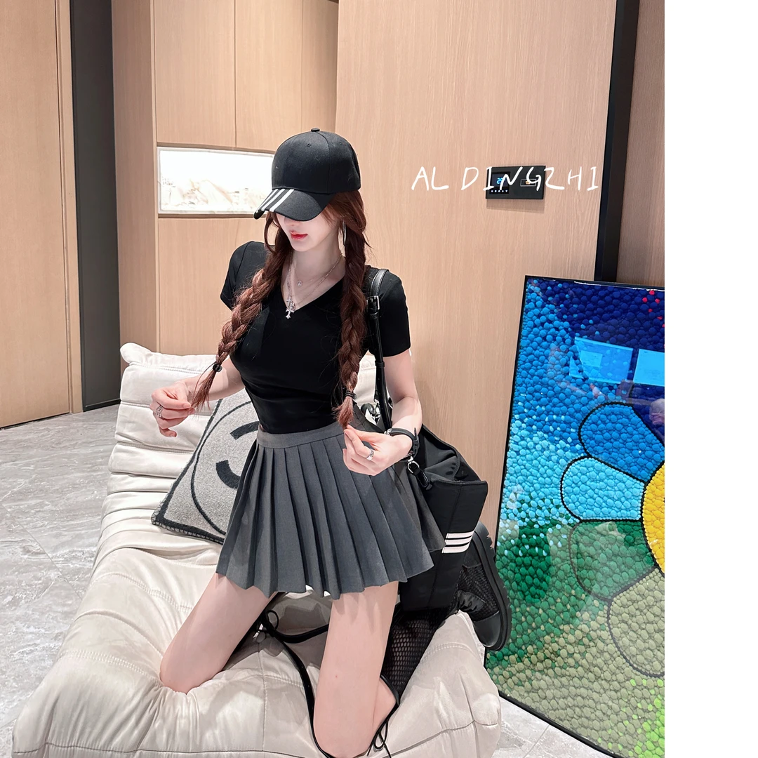 玲玲定制时尚气质百搭短款简约修身设计显瘦V领上衣黑色夏季通勤
