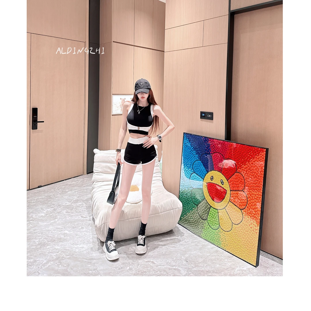 玲玲定制【致命曲线】黑白撞色时尚气质修身显腿长拉链休闲短裤显瘦