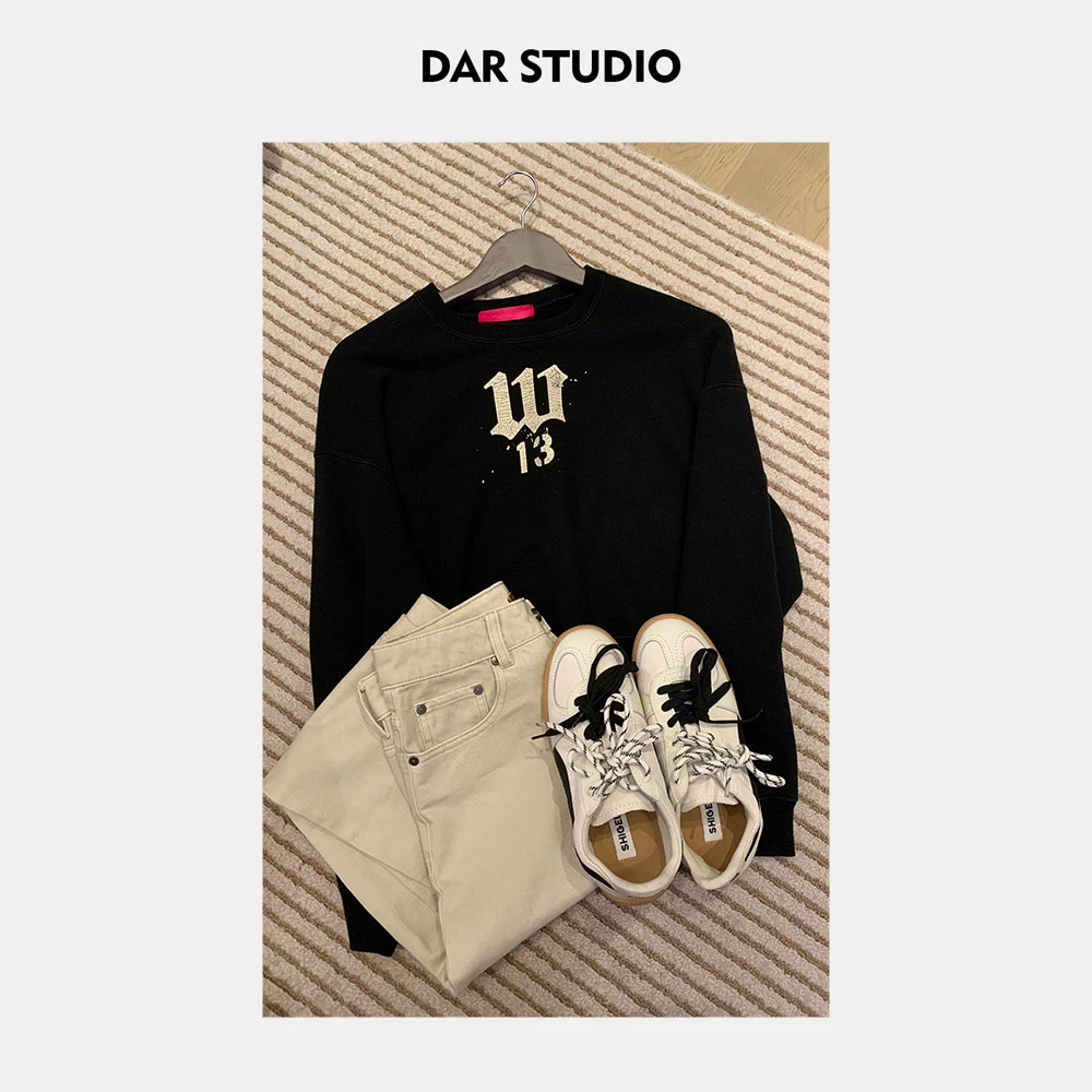 DAR STUDIO 粉标系列  2024秋季新款数字印花圆领卫衣707