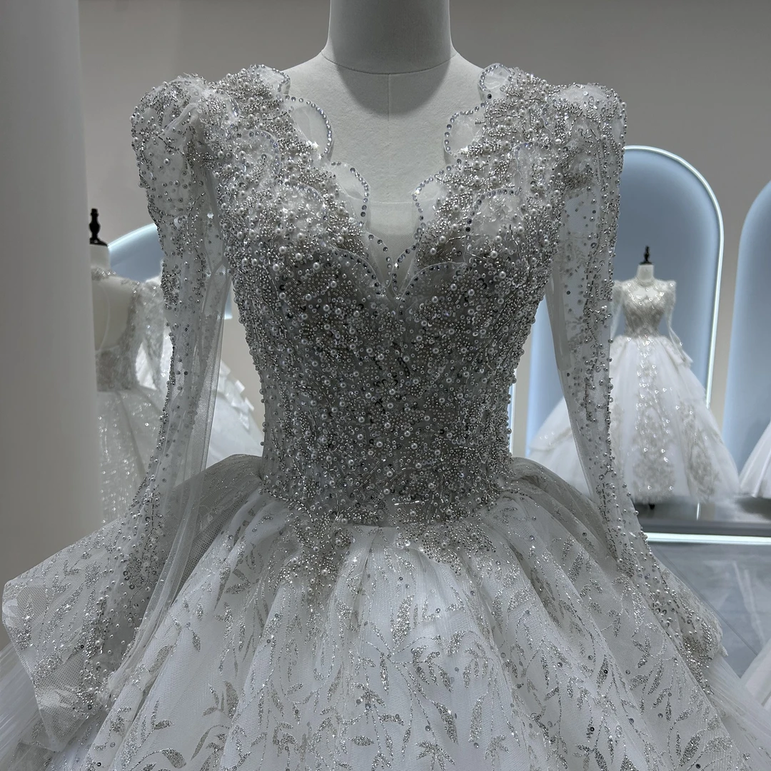 主婚纱2025年新款新娘长袖宫廷风复古高级感重工拖尾小个子出门纱