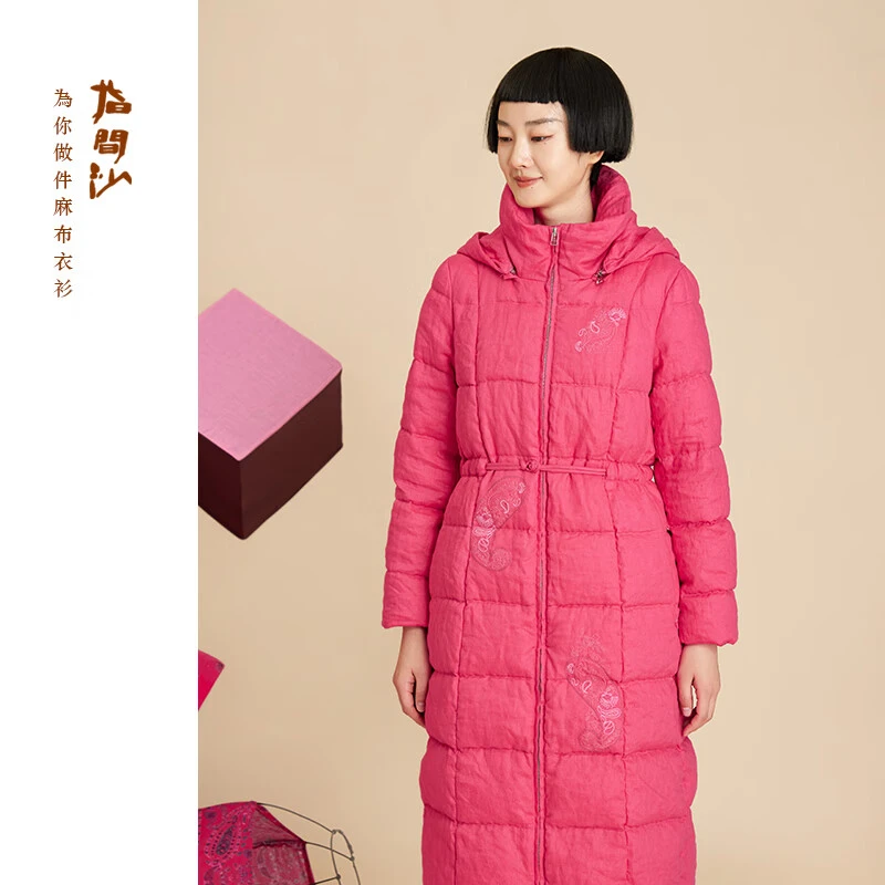 2341175指间沙原创女装23冬季中式文艺连帽刺绣长款保暖羽绒服